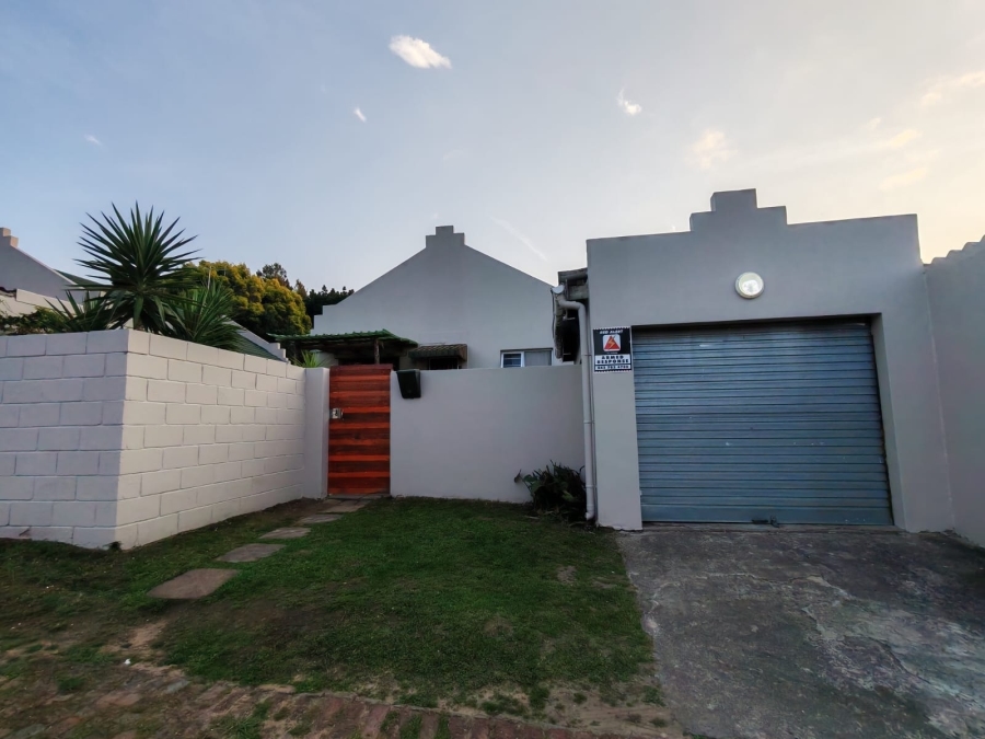 To Let 2 Bedroom Property for Rent in Abbotsford Eastern Cape